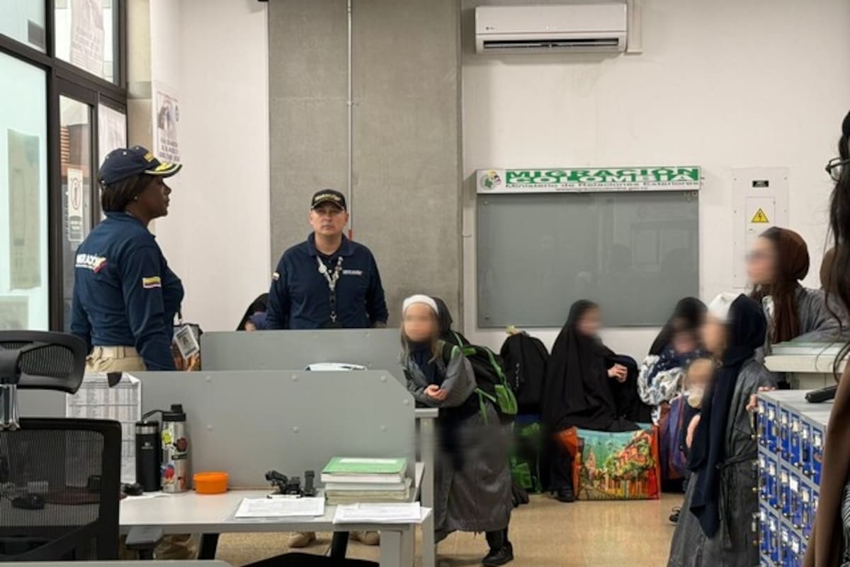 Colombia expulsa a 9 adultos de la secta Lev Tahor tras alerta de Interpol