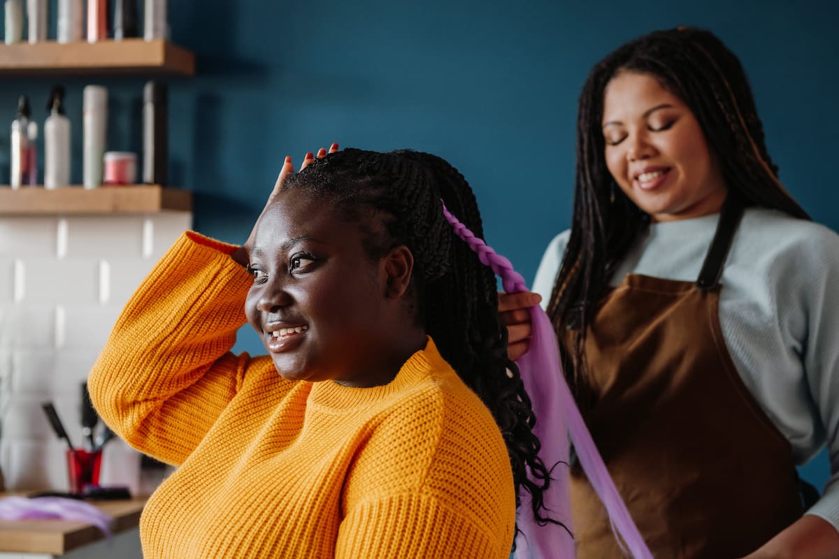 El estudio surge en medio de una creciente preocupación por los impactos en la salud de las extensiones de cabello, ampliamente utilizadas por mujeres negras // 123RF.
