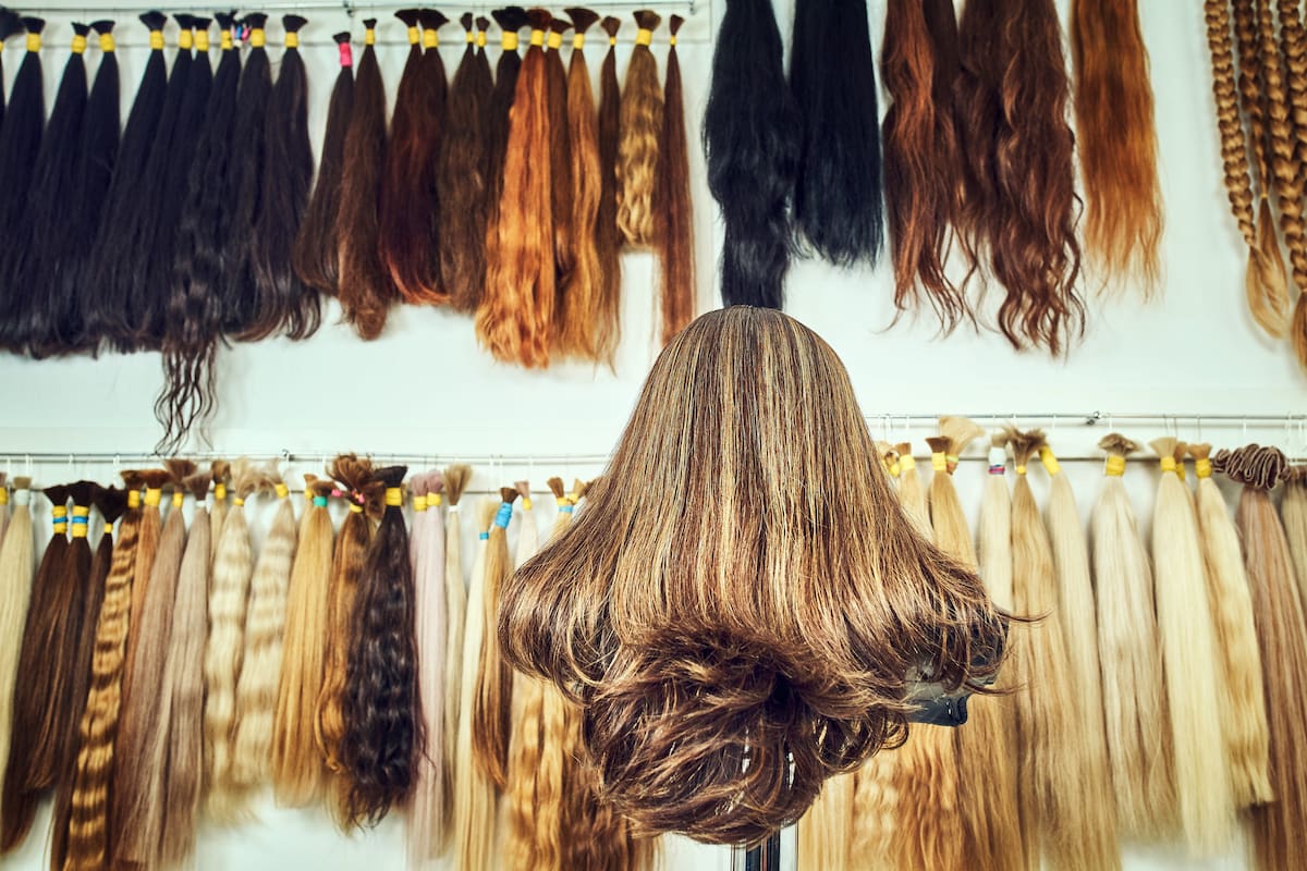 ¿Usas extensiones de cabello? Un estudio encontró decenas de químicos potencialmente peligrosos en ellas