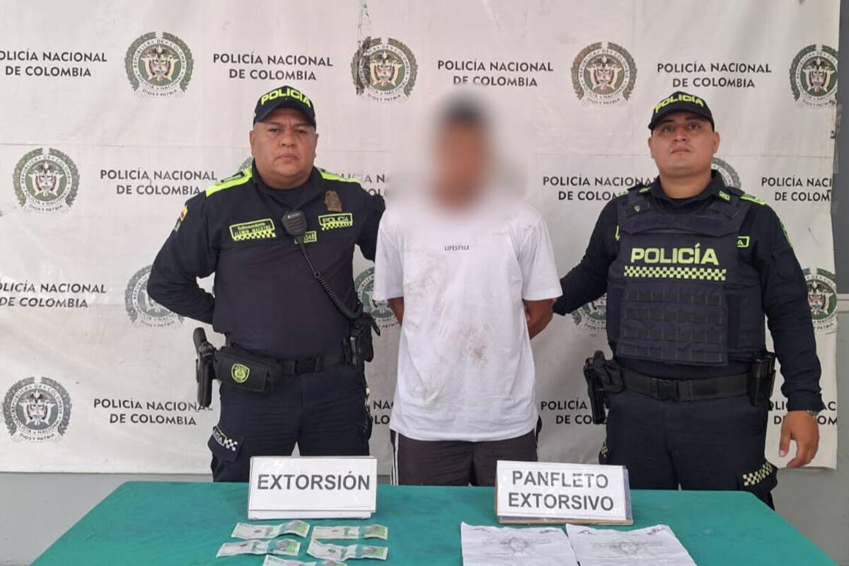 Dinero en efectivo y panfletos amenazantes: así cayó presunto extorsionista