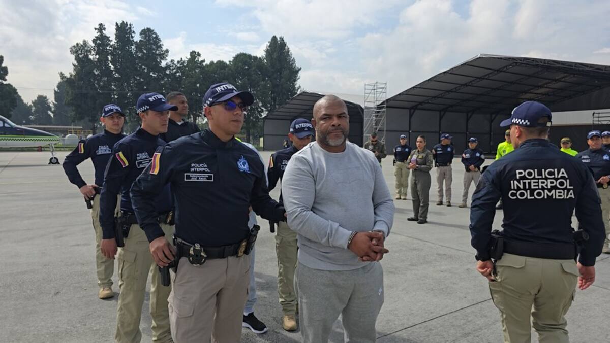 Extradición de 8 ciudadanos colombianos a los Estados Unidos por tráfico de drogas (Cortesía: Policía Nacional).