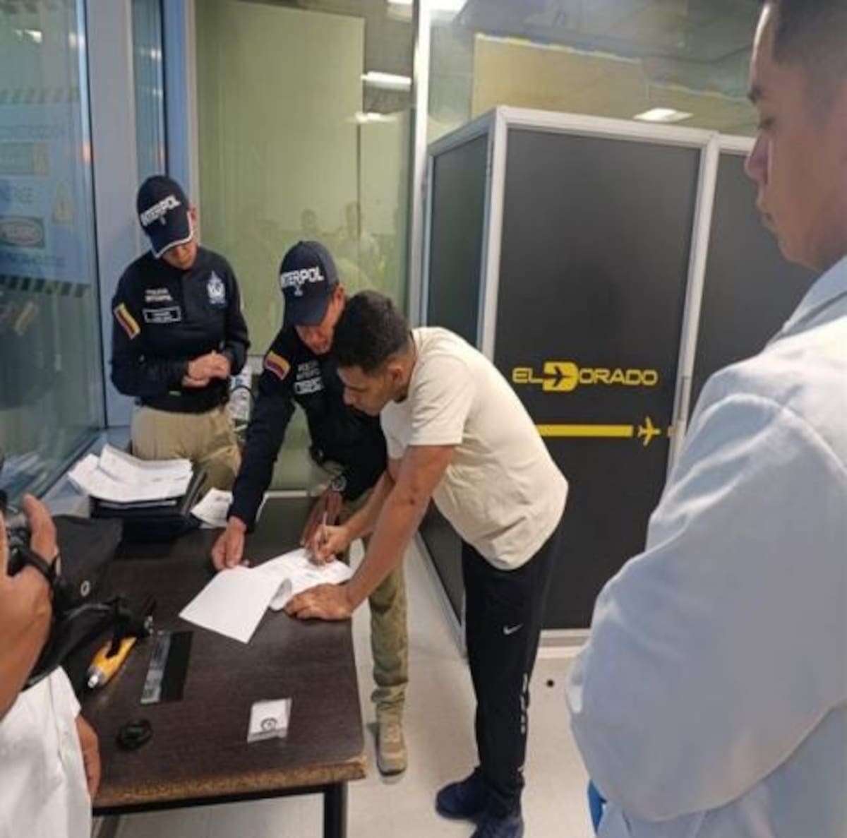 Daniel Enrique Fuentes Pelufo y Reinaldo Antonio Cardona Soto, señalados de integrar una red criminal transnacional dedicada al narcotráfico.
