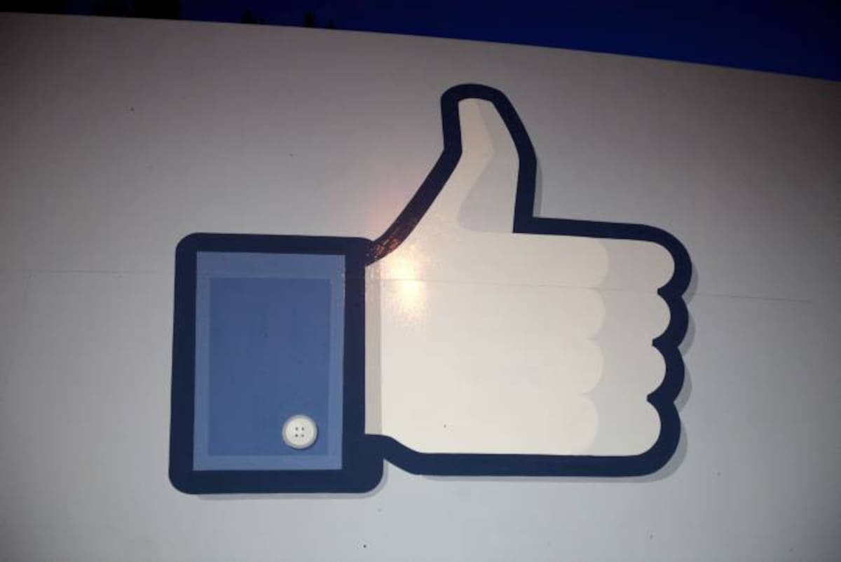 Facebbok entra a la bolsa con miles de acciones. AFP