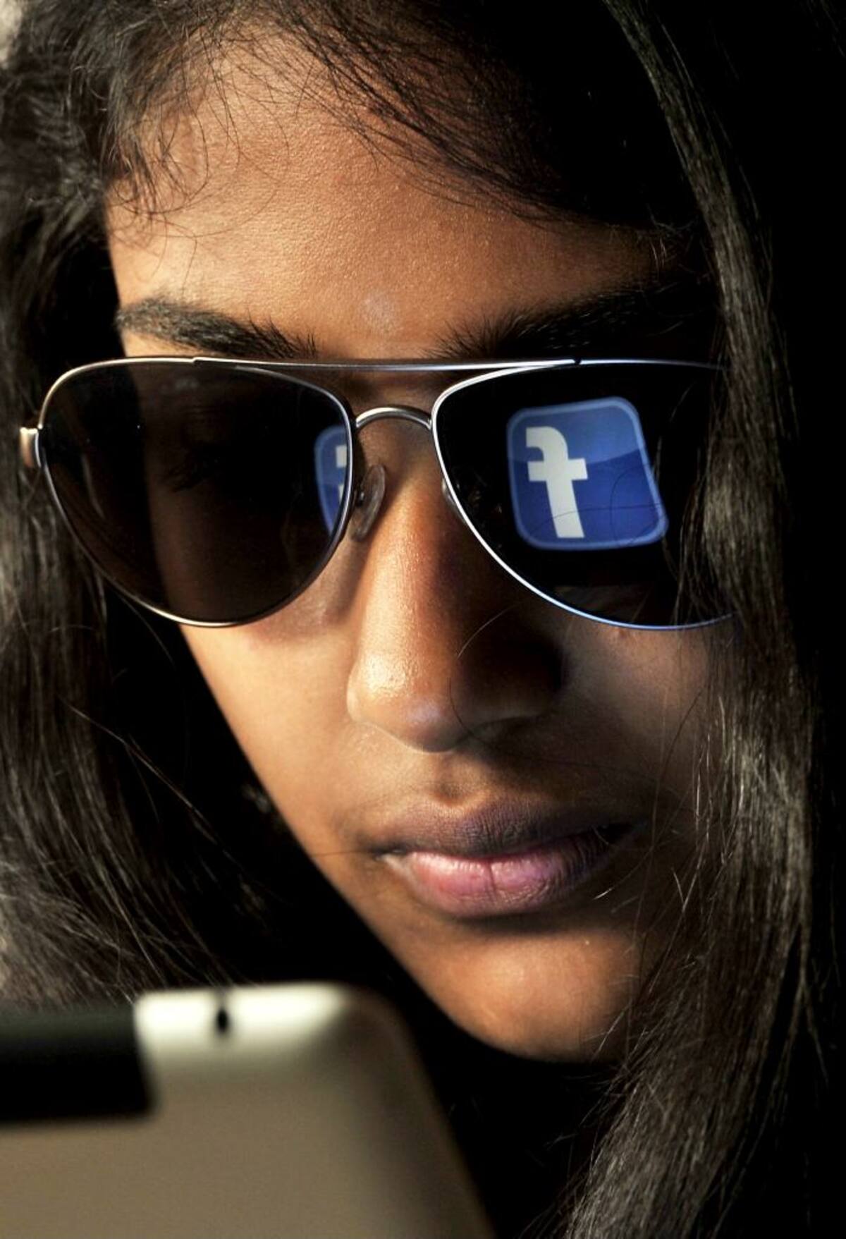Sandberg sostuvo el miércoles que Facebook, como otros sitios web que utilizan contenido subido por los usuarios, se debate entre la libertad de expresión o ser un escenario para exhibir material ofensivo. AFP Manjunath Kiran
