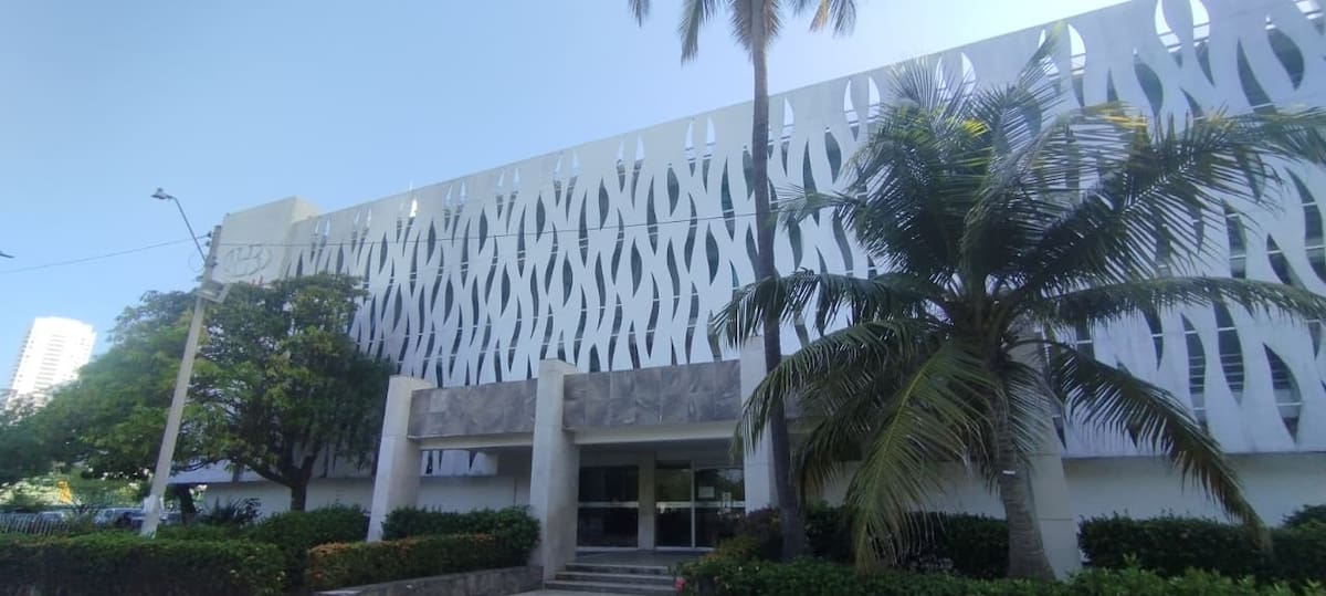 Fachada del Nuevo Hospital de Bocagrande. // Óscar Díaz - El Universal