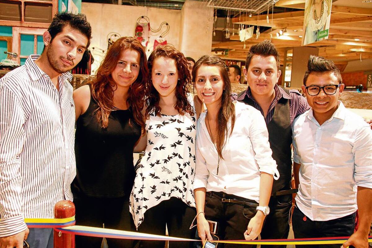 Diego Guerrero, Maribel Calderón, Andrea Arciniegas, Camila Motta, Hernando Aponte y Martín Sierra.