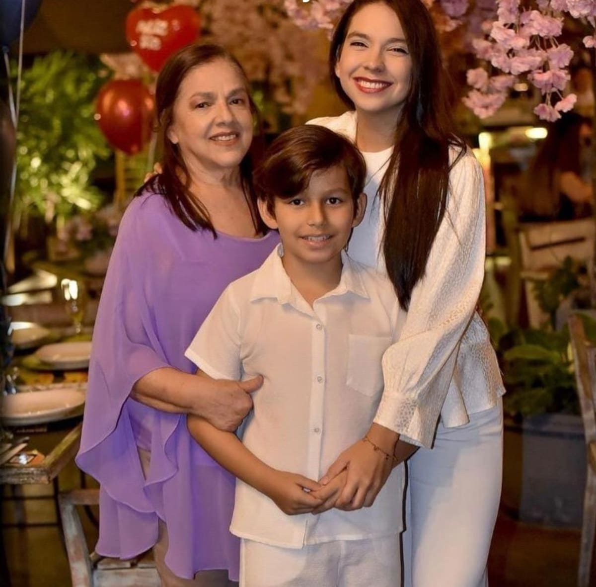 Las víctimas fueron identificadas como Martín Vivas Jiménez, de 10 años; Alejandra Vivas Jiménez, de 35; y Amparo Jiménez Barona, de 78. // Foto: captura de video - Instagram.
