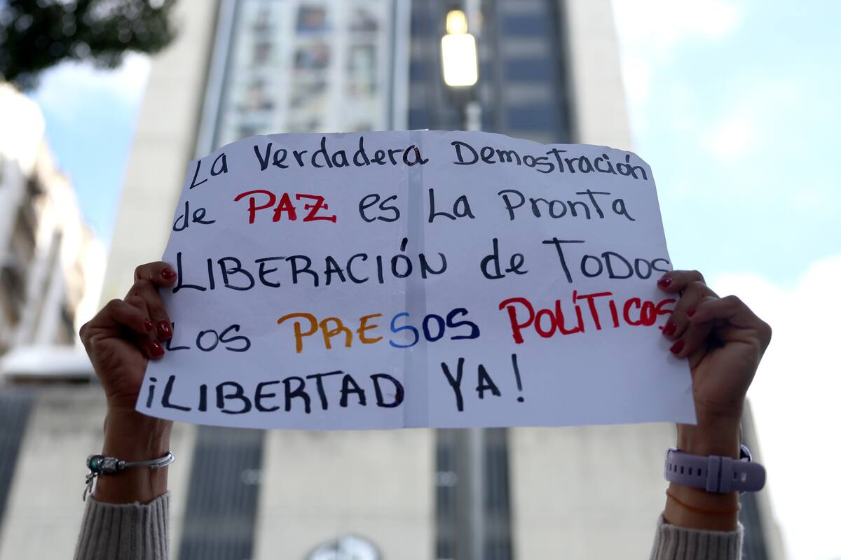 Más de 400 presos políticos excarcelados en Venezuela, según Foro Penal. // Foto: EFE/ Miguel Gutiérrez.