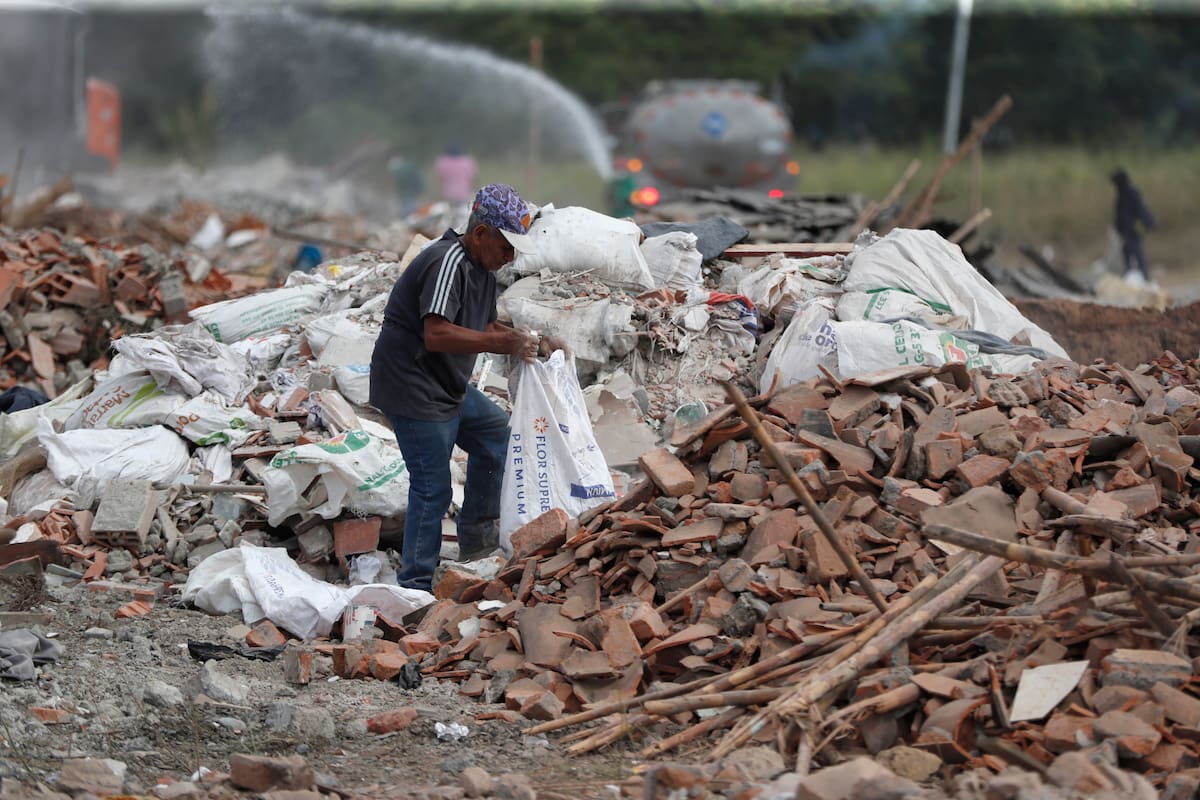 Escombros del terremoto en Cali. // Foto: EFE/ Ernesto Guzmán.