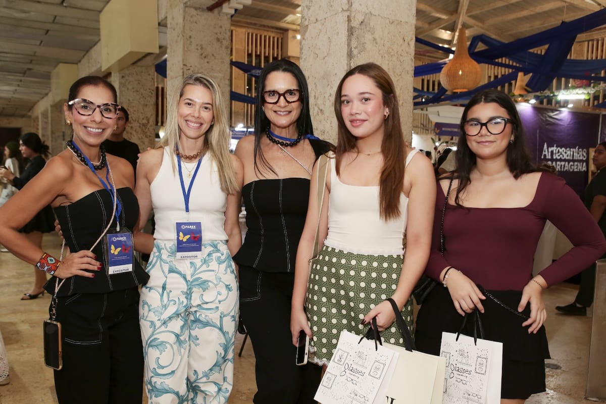 Sandra Romero, Sthefanie Smith, Angélica Franco, Samantha Vélez y María Belén Restrepo.