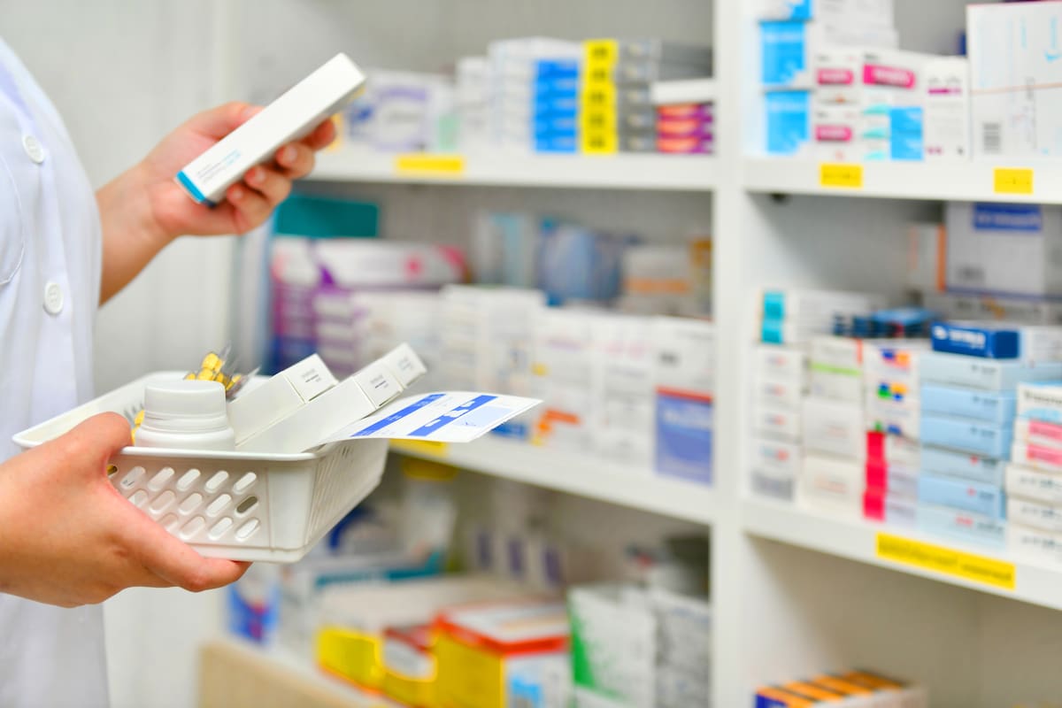 Así serían las nuevas reglas para abrir y operar farmacias en Colombia, según Minsalud