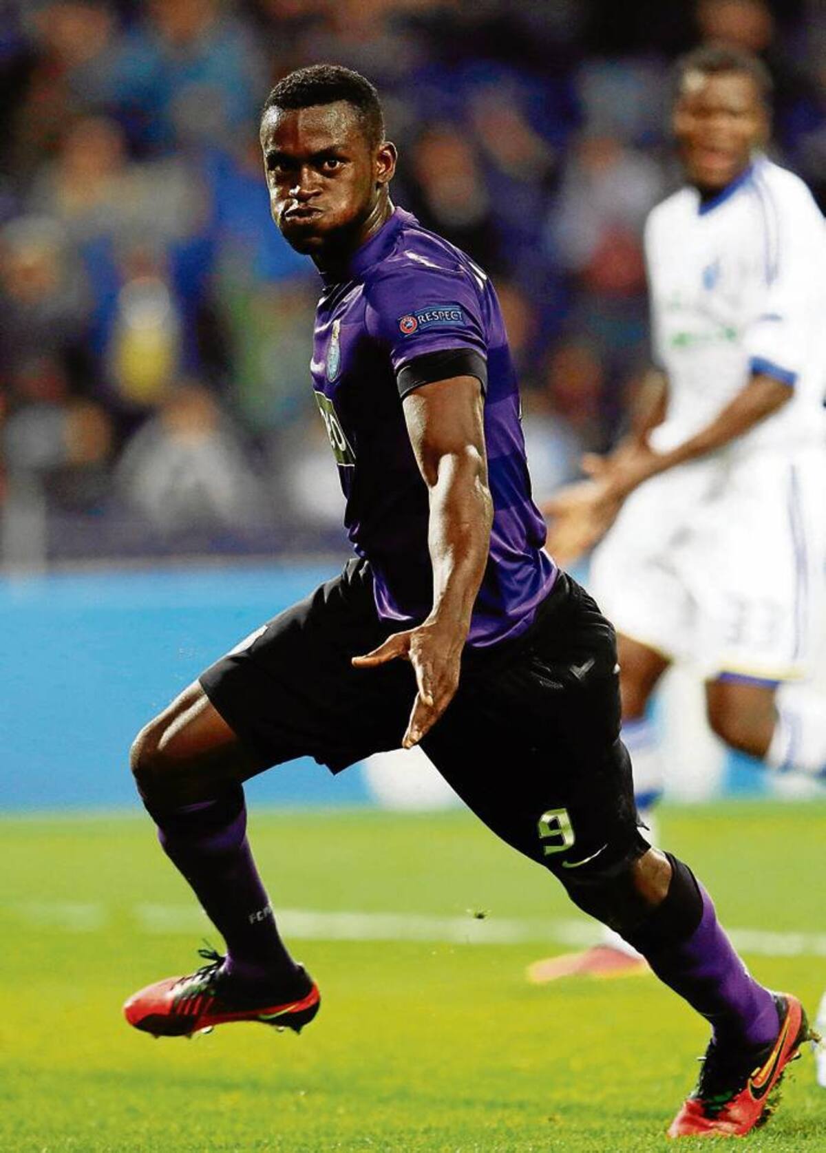 El ariete colombiano convirtió en dos ocasiones en el triunfo del onceno portugués.