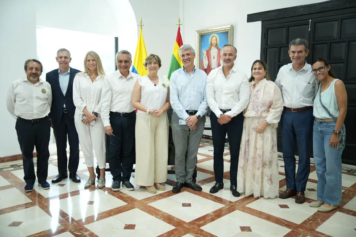 Federación Internacional de Hospitales y Fundación Santa Fe visitan Cartagena