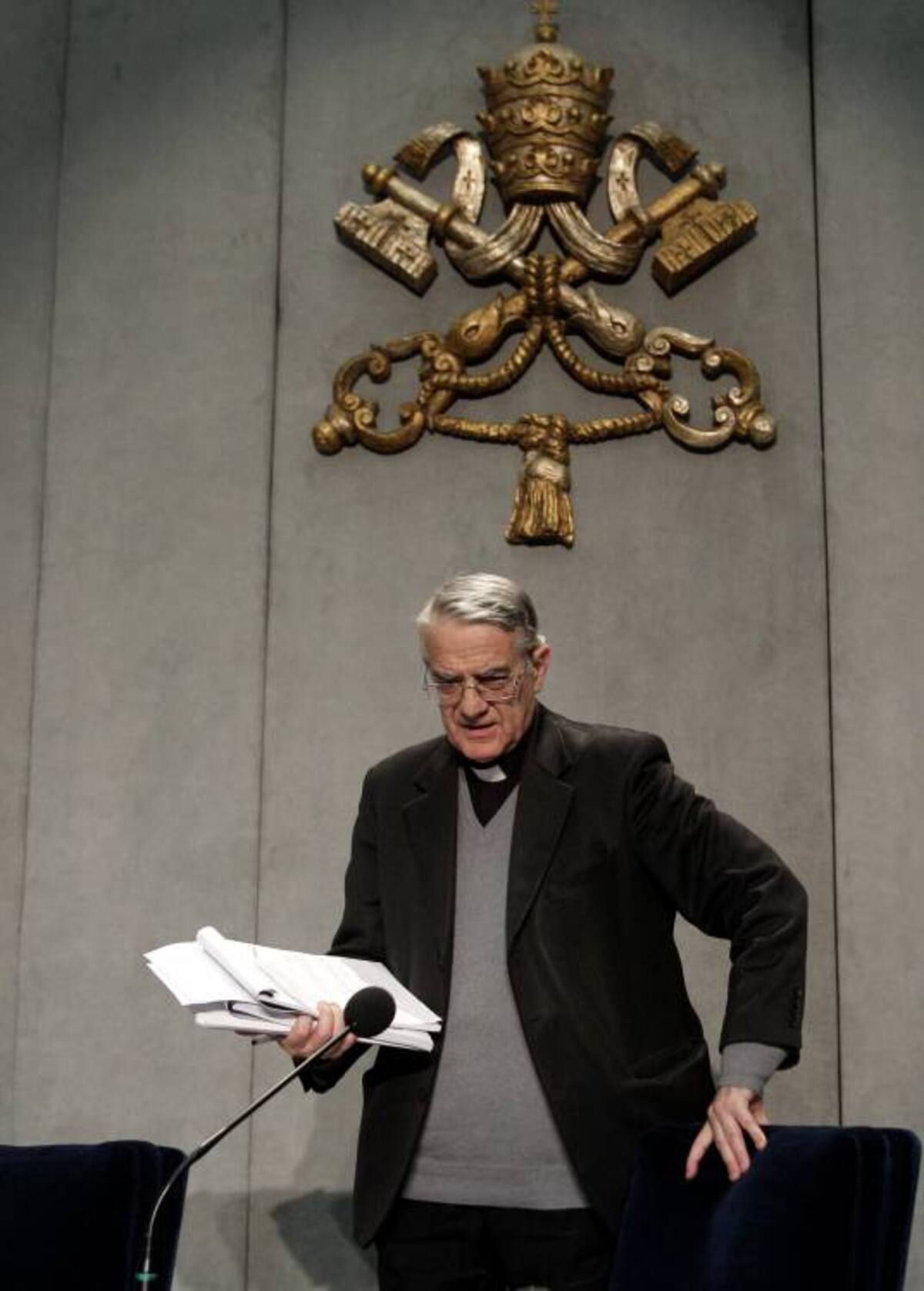 El portavoz del Vaticano, reverendo Federico Lombardi ofreció una conferencia de prensa luego de conocerse la condena de Paolo Gabriele. AP