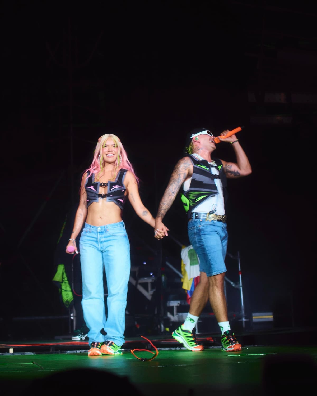 Los artista Feid y Karol G en una concierto.//Foto: tomada de internet.