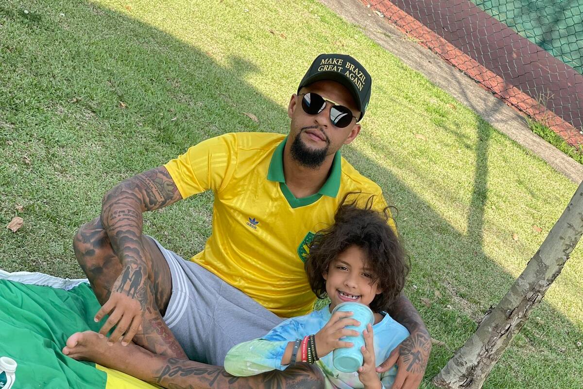 Felipe Melo felicita a Argentina y anhela el regreso de Neymar por redes