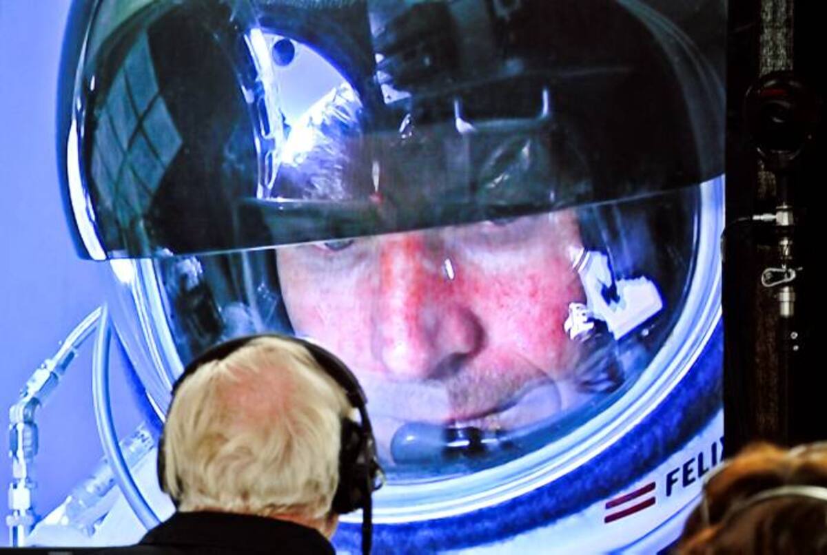 El paracaidista austríaco Felix Baumgartner logró romper la barrera del sonido en caída libre AP Stefan Aufschnaiter