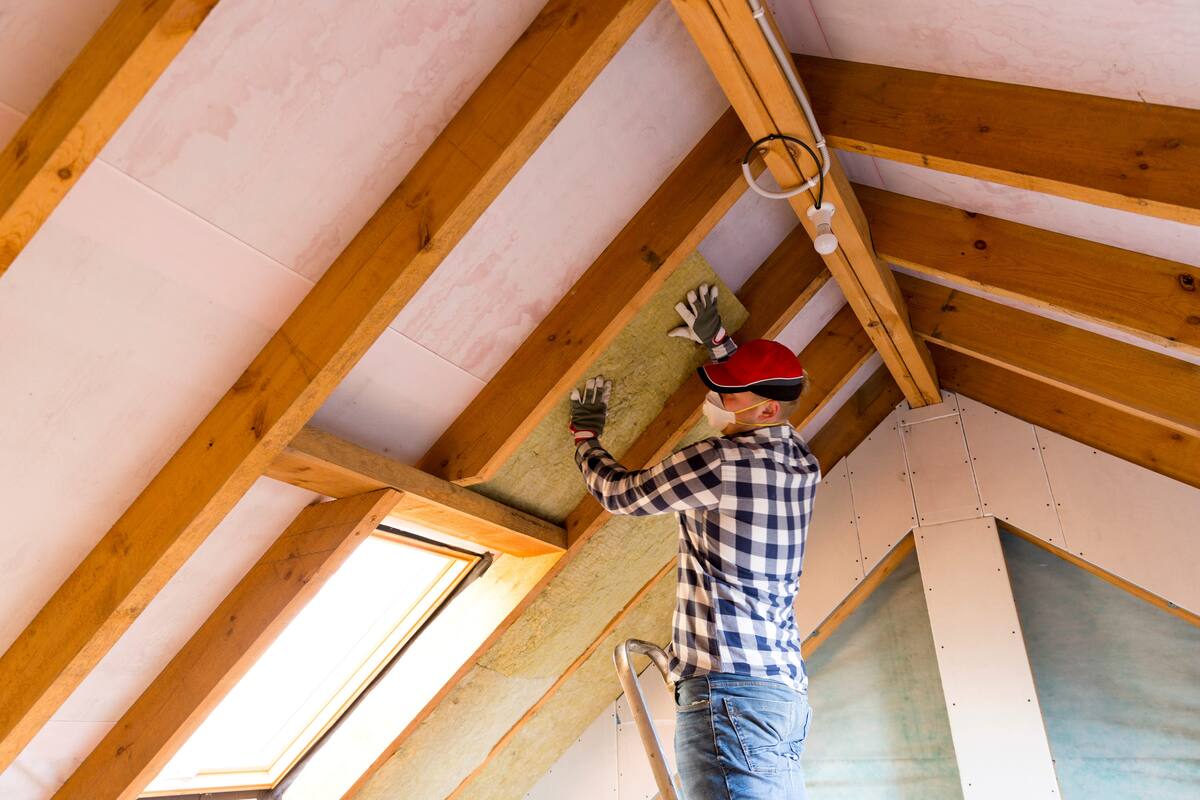 Adecuar las paredes y techos con revestimientos ayuda a minimizar que el calor se transfiera al interior de la vivienda. //123RF.