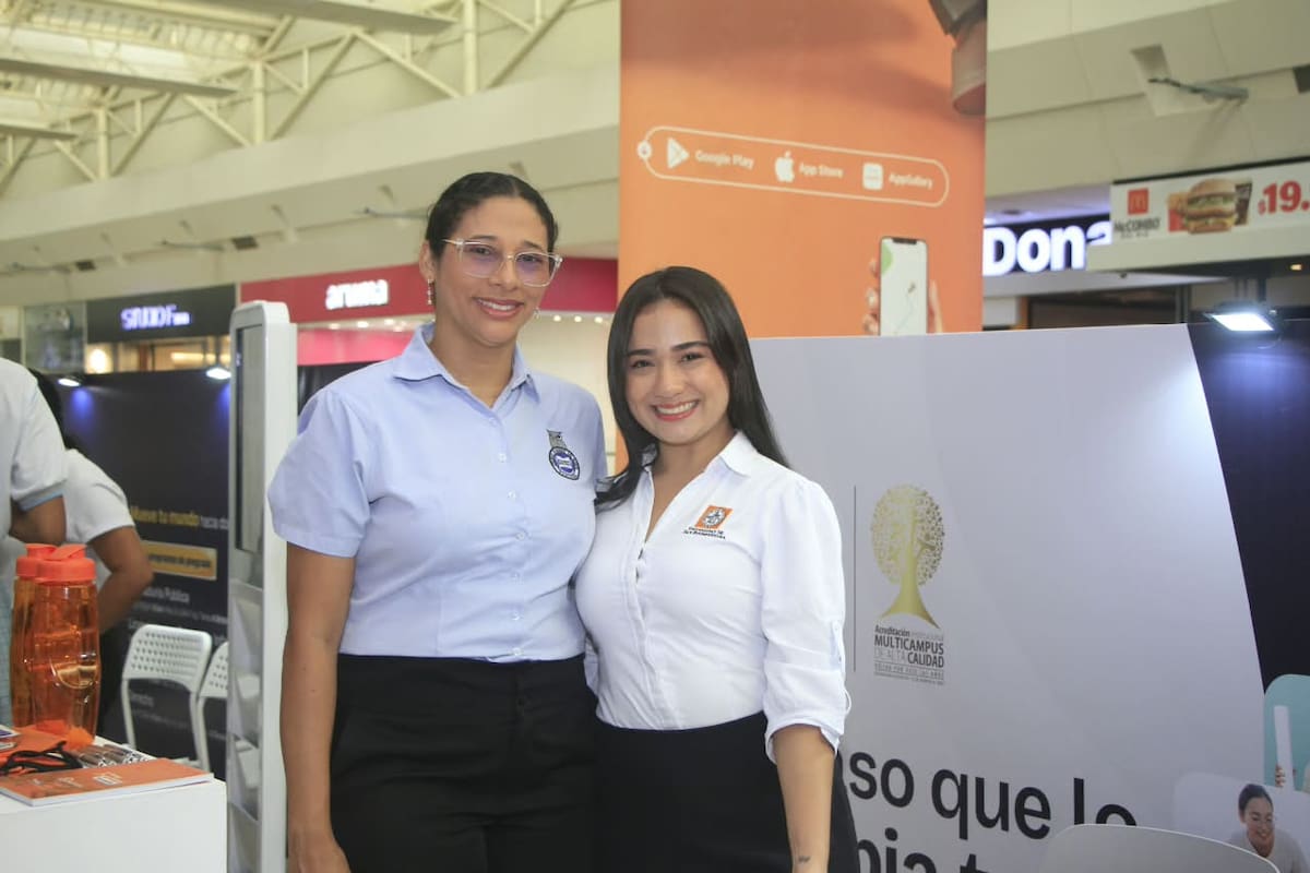 Karol John García y María José Vital.