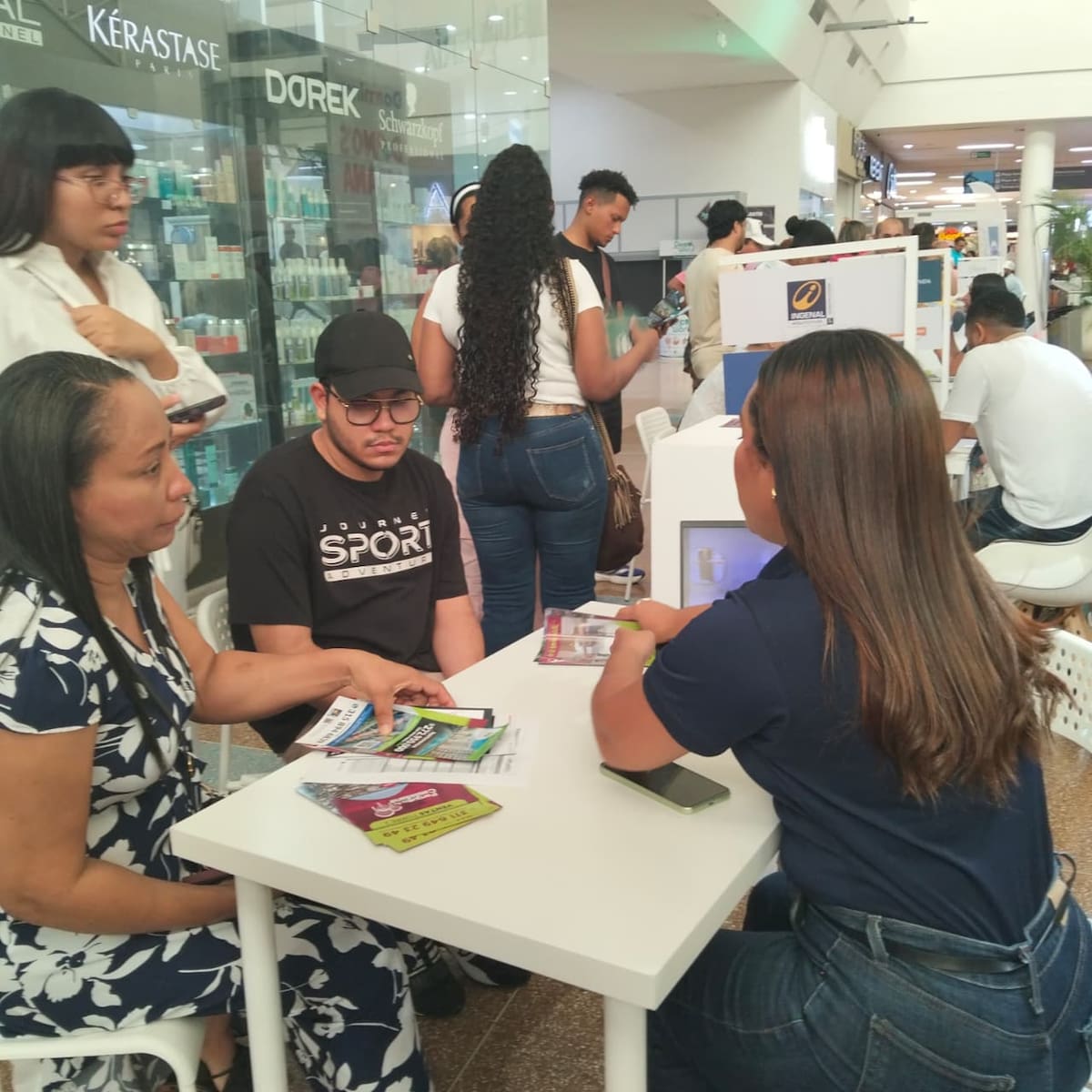 La Feria Tu Casa se desarrolló en el segundo piso del Centro Comercial Caribe Plaza. // Foto: Zenia Valdelamar.