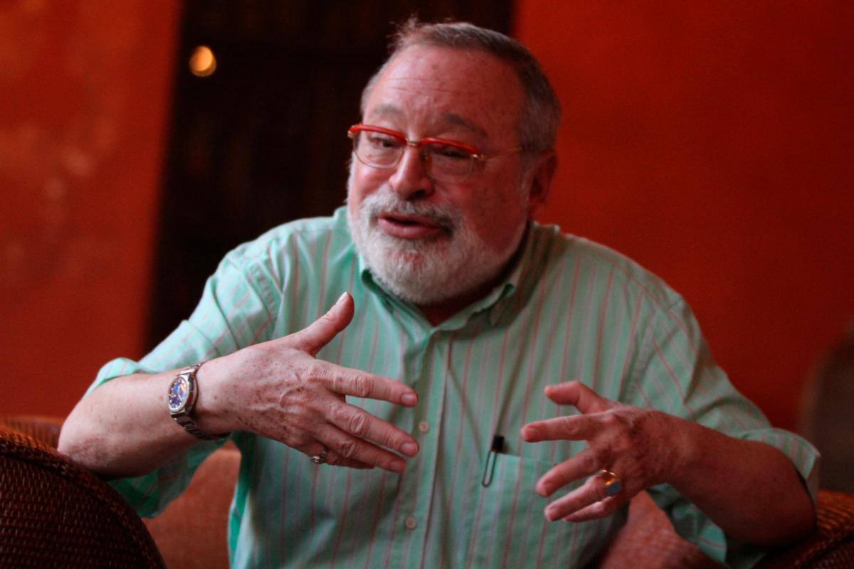 ‘Nos protegeremos con solidaridad y conocimiento’: Fernando Savater