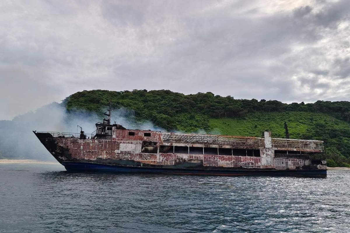 Devastador incendio de ferri deja 86 desaparecidos en Filipinas