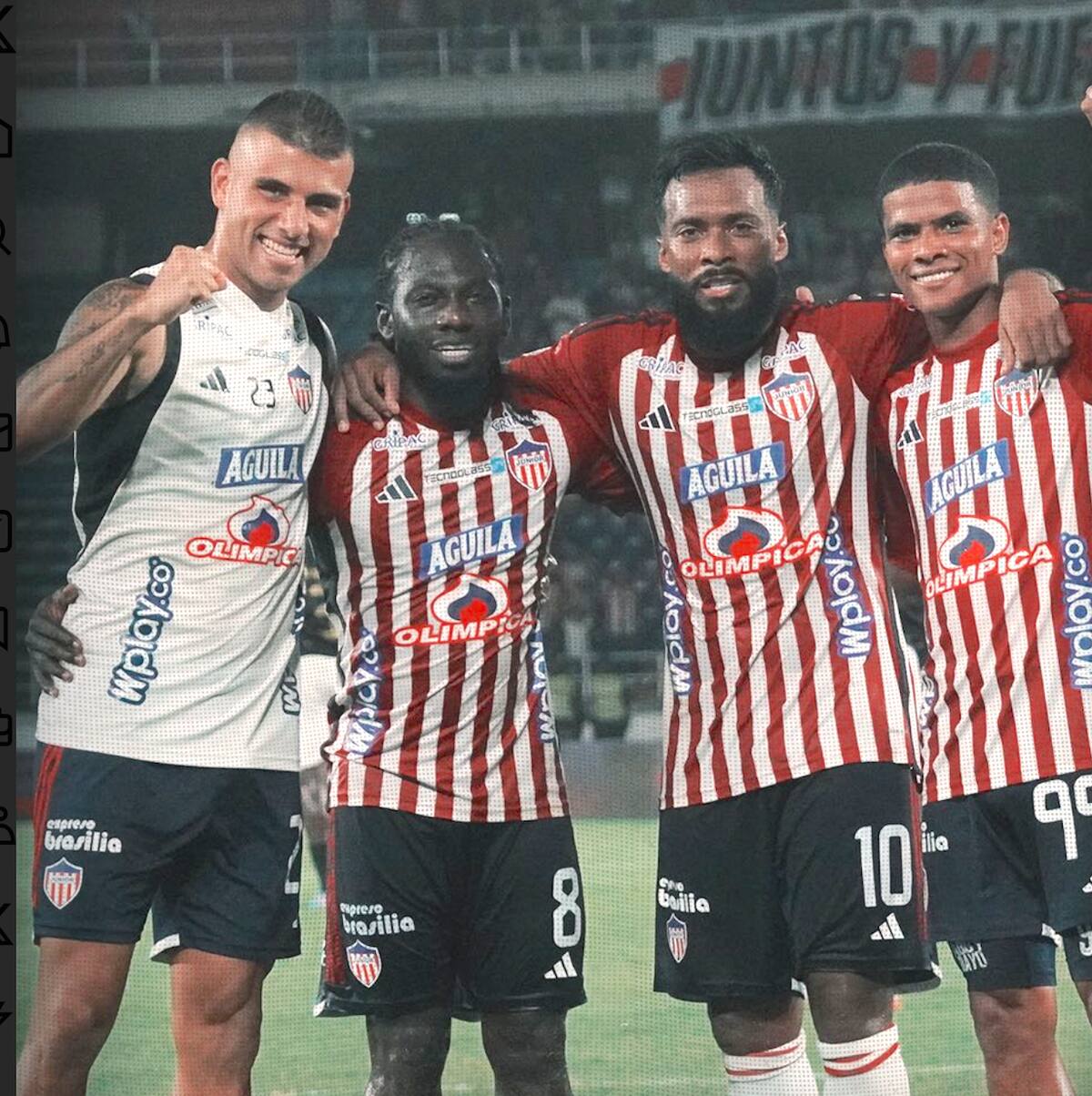 'Titi' Rodríguez, Yimmy Chará, 'Cariaco' González y José Enamorado, celebran el segundo gol de Junior ante América de Cali en el estadio Roberto Meléndez.//Cortesía.