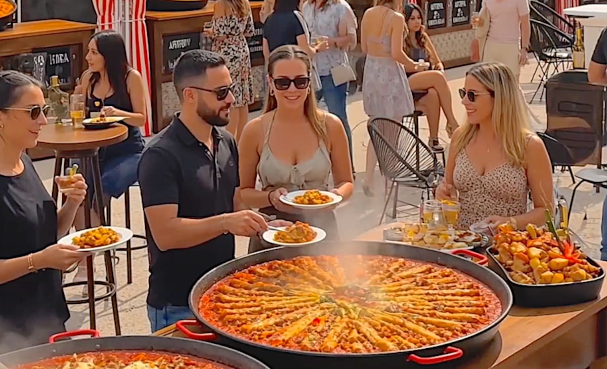 Los asistentes podrán disfrutar, desde la 1:00 de la tarde, de las paellas, tapas, vinos, show de flamenco y música en vivo en el Gran malecón del Río.// Cortesía Alcaldía de Barranquilla.