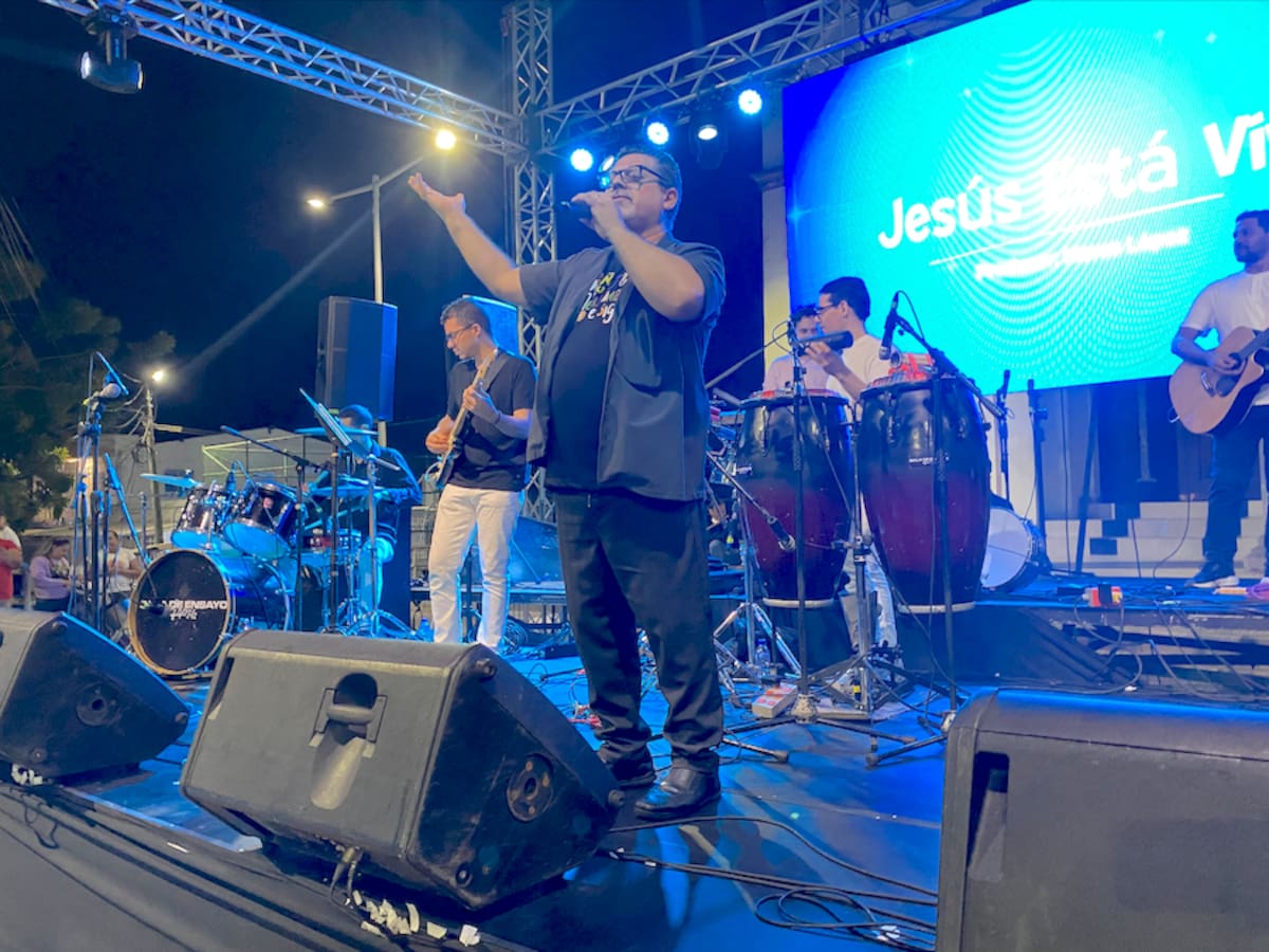 En el evento estuvo como invitado especial al cantante chileno Marco López, junto al artista barranquillero Issa María y agrupaciones de música católica como 7 Dones y Menorah.//Cortesía Gobernación del Atlántico.