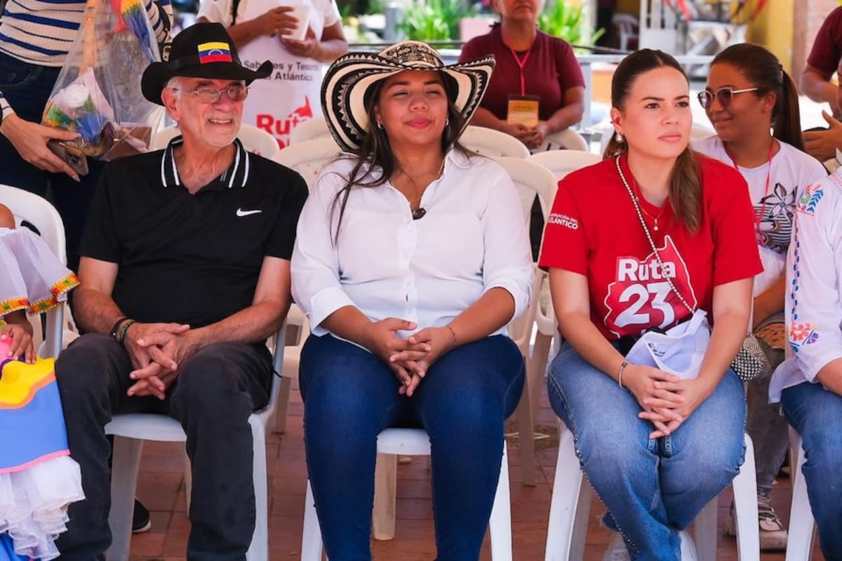 El gobernador Eduardo Verano y la alcaldesa Karolay Calvo, estuvieron presentes en la XXVII versión del Festival Nacional e Internacional de Artes que se cumplió en Suan, Atlántico.