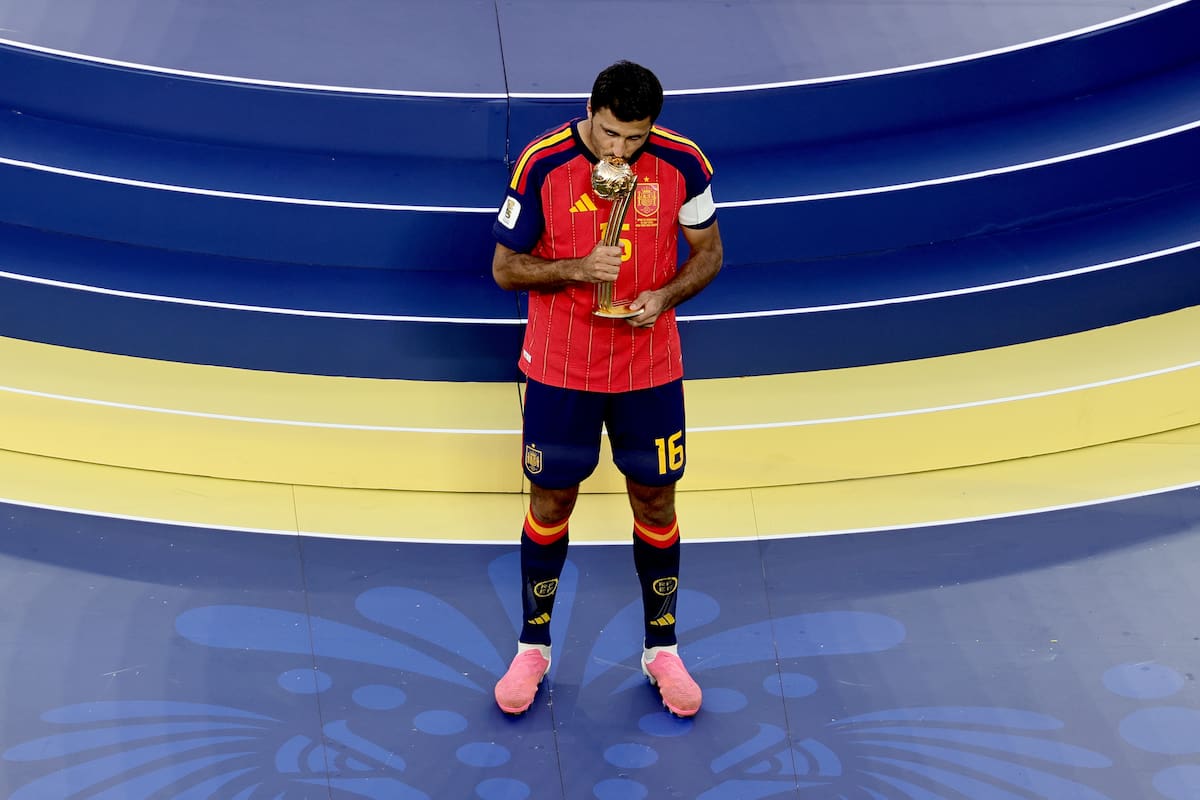 Rodri, el mejor jugador del Mundial, fue operado en la espalda