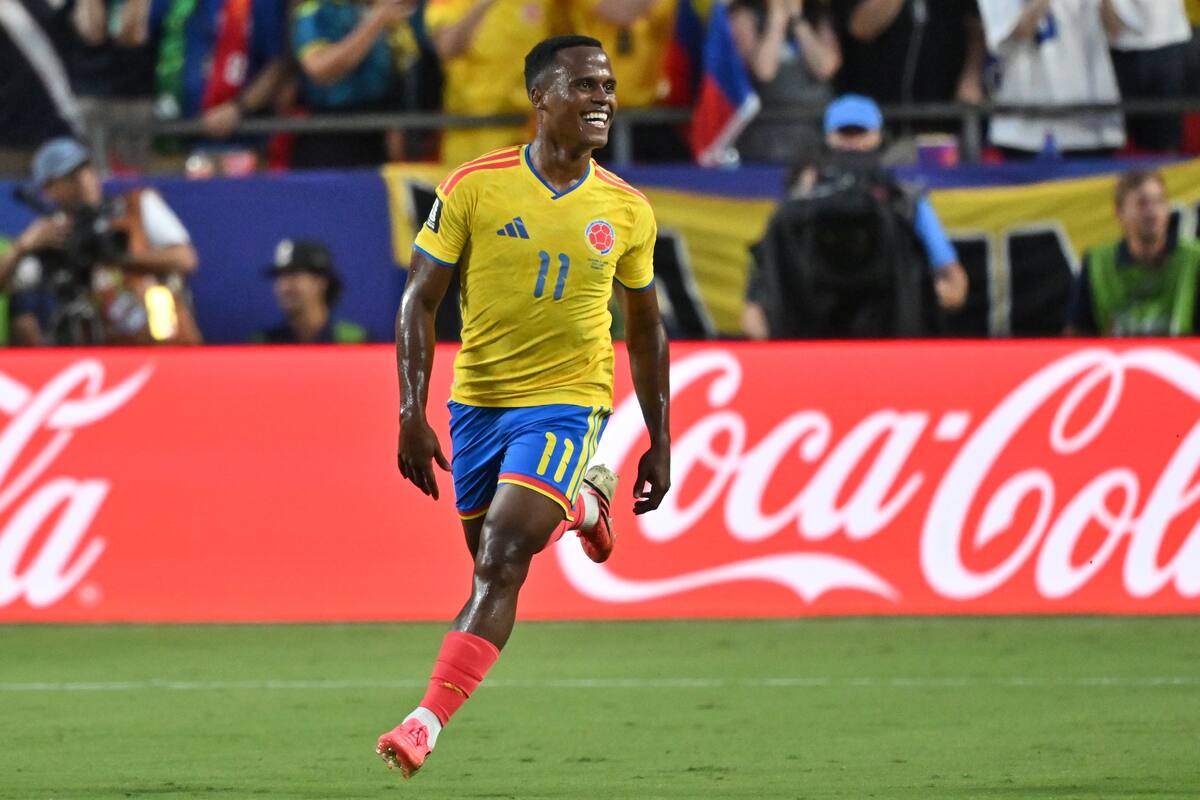 Jhon Arias dio el triunfo a Colombia con un solitario tanto. //Foto, EFE: AMY KONTRAS