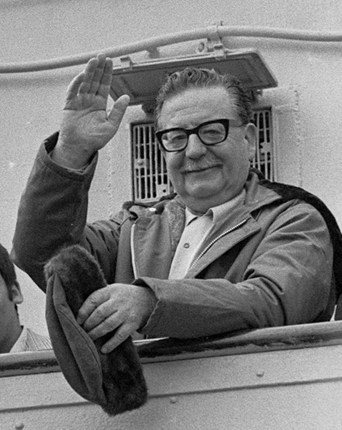 Salvador Allende se suicidó el 11 de septiembre de 1973 antes de ser derrocado en un golpe militar. AP