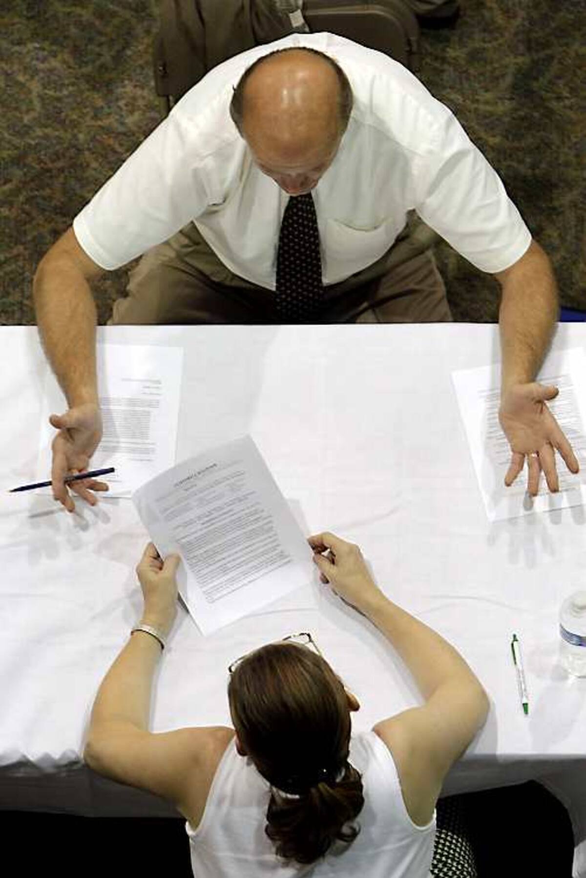 Duros momentos pasan los desempleados en Estados Unidos. AP