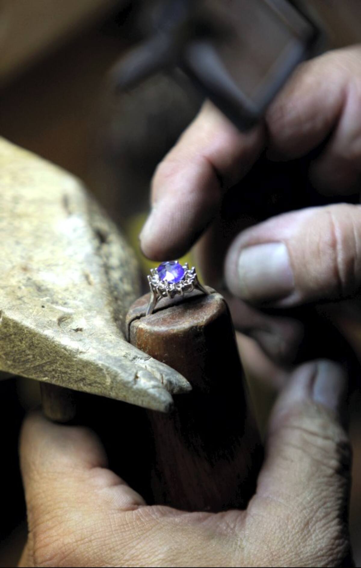 Réplica del anillo de compromiso que lleva Middleton. AP FRANK FRANKLIN II