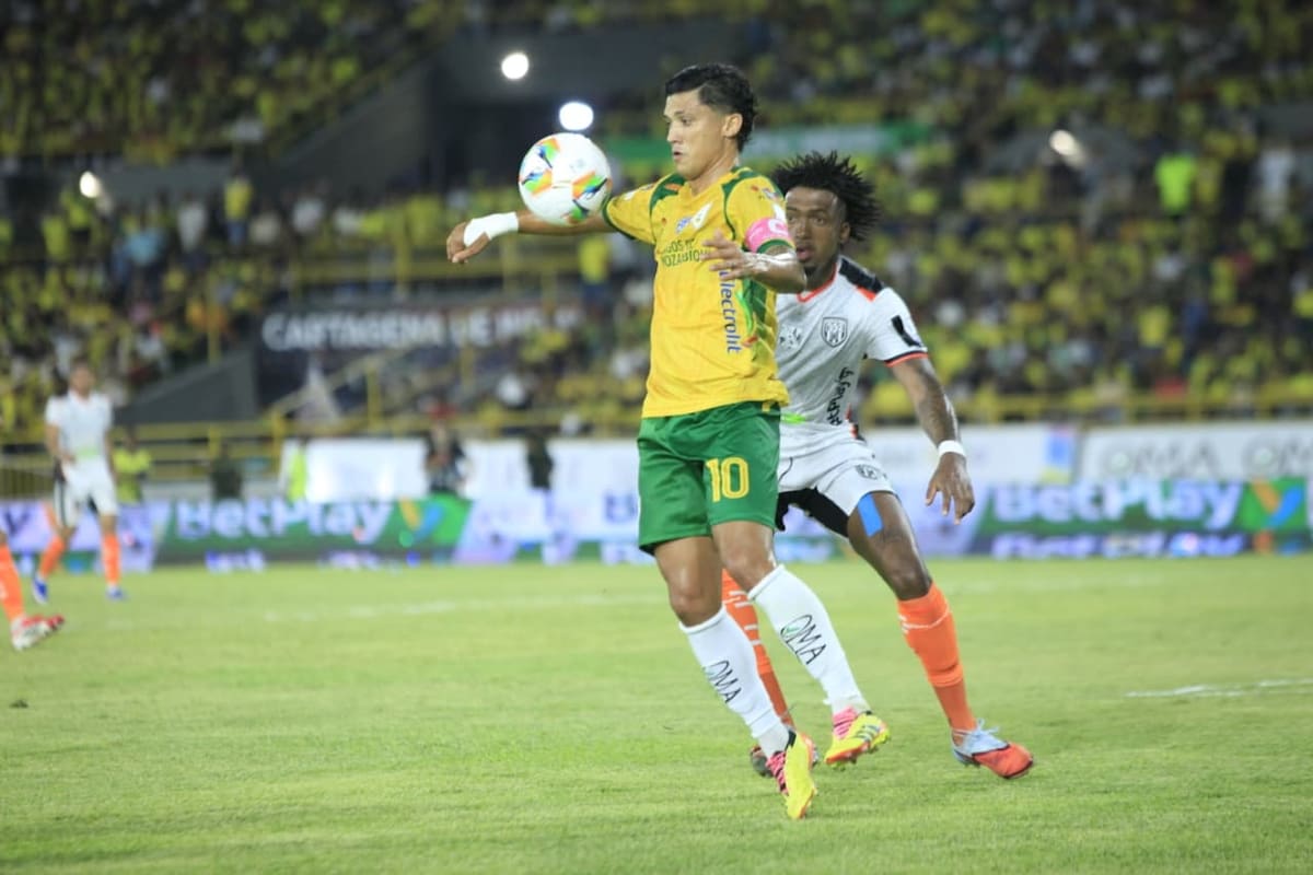 Real Cartagena deberá dejarlo todo contra Envigado para remontar. //Foto: Óscar Díaz Acosta - El Universal.