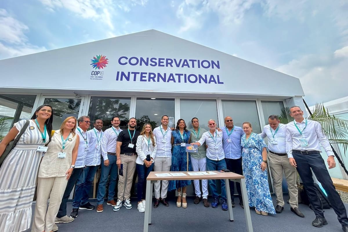 ¿Con qué fin se firmó el Decálogo por la Biodiversidad del Caribe?