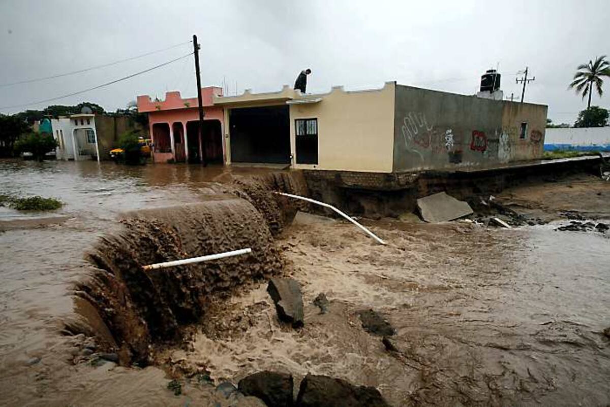 Daños del huracán Jova en su paso por México. AP Marco Ugarte
