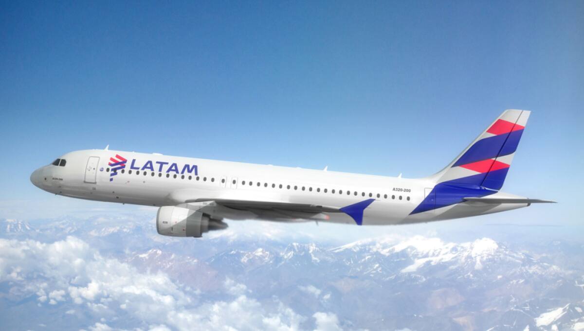 Avión de la compañía LATAM. // Foto: cortesía
