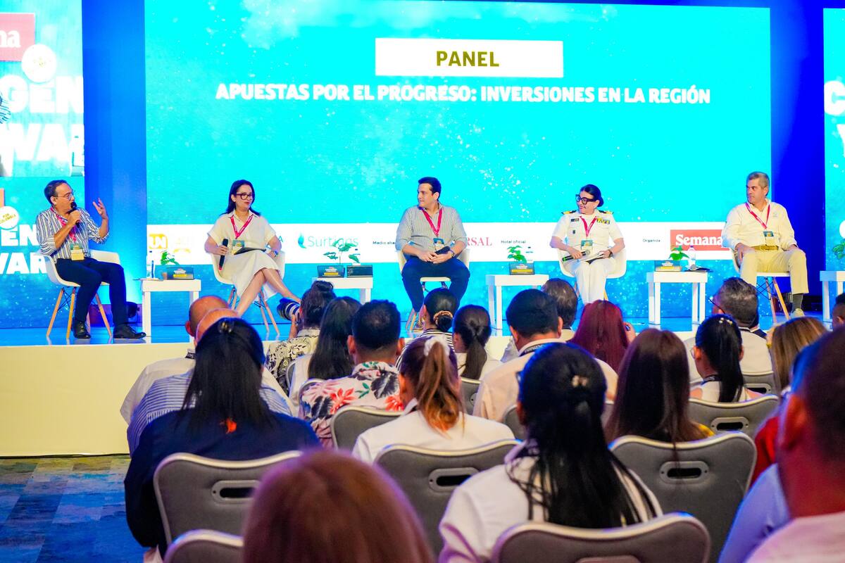 Foro Semana pro Colombia. Panel: "Apuestas por el progreso, inversiones en la región". // Foto: Luis Herrán.