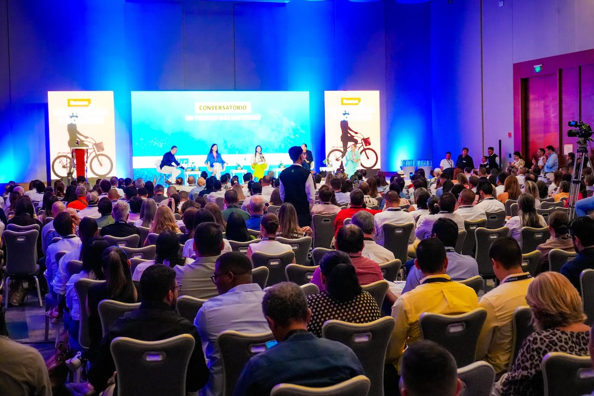Foro Semana Por Colombia contó con la participación de los varios líderes del sector petrolero, educativo, de salud y turismo. // Foto: Luis Herrán.