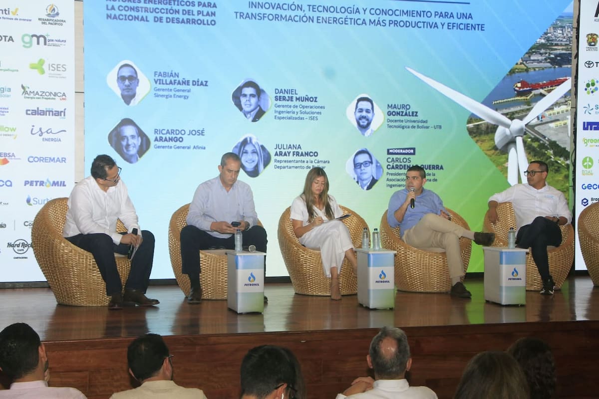 'El Foro Conectados al 2030' también incluyó un panel sobre innovación y nuevas tecnologías. //Foto JUlio CAstaño -EU.