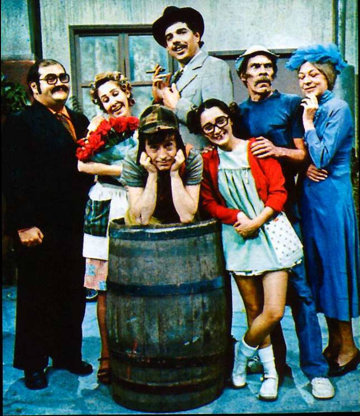FOTO # 30 (VERTICAL) FO6030
BONITA VECINDAD
Medellín, dic. 16.- La vecindad del Chavo del 8 donde ocurrieron las más graciosas situaciones de estos personajes (Colprensa-El Colombiano).