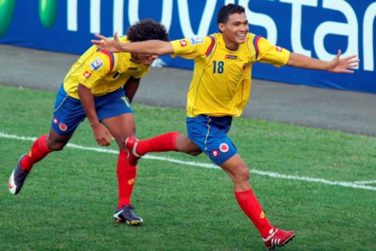 Teófilo Gutiérrez celebra el segundo gol, con el que Colombia derrotó ayer 2-0 a Ecuador, en partido realizado en el estadio Atanasio Girardot de Medellín.