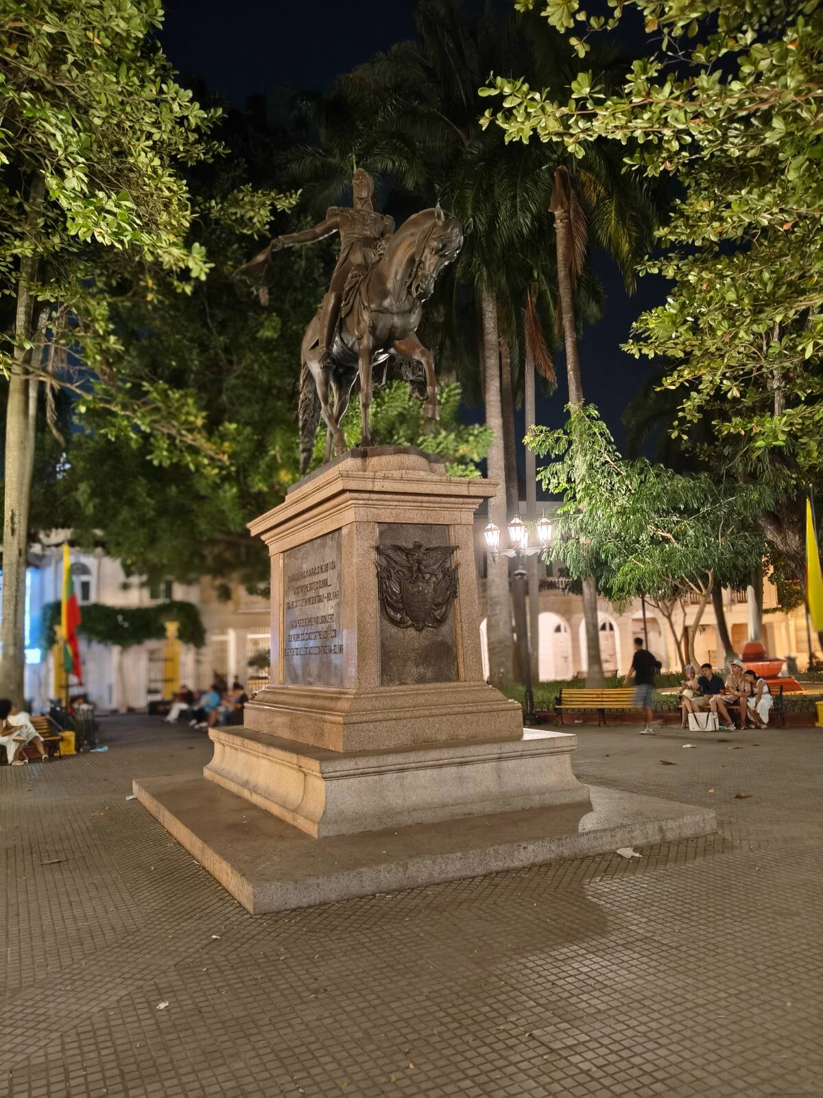 En la noche con objetos fijos se comporta bien el automático y las demás funciones. Con personas baja un poquito pero sigue siendo muy agradable. // Foto: Manuel Salinas