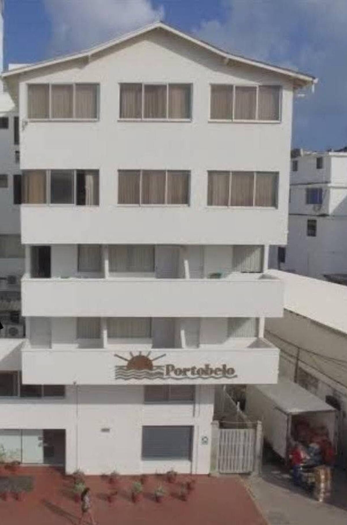 Foto del hotel tomada de The Archipielago Press.