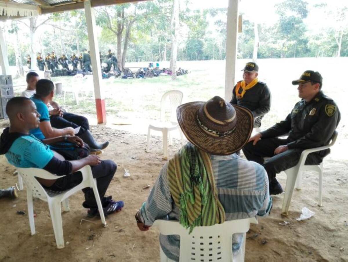 Policía realizó actividades con los niños de la vereda Gallo. NIDIA SERRANO