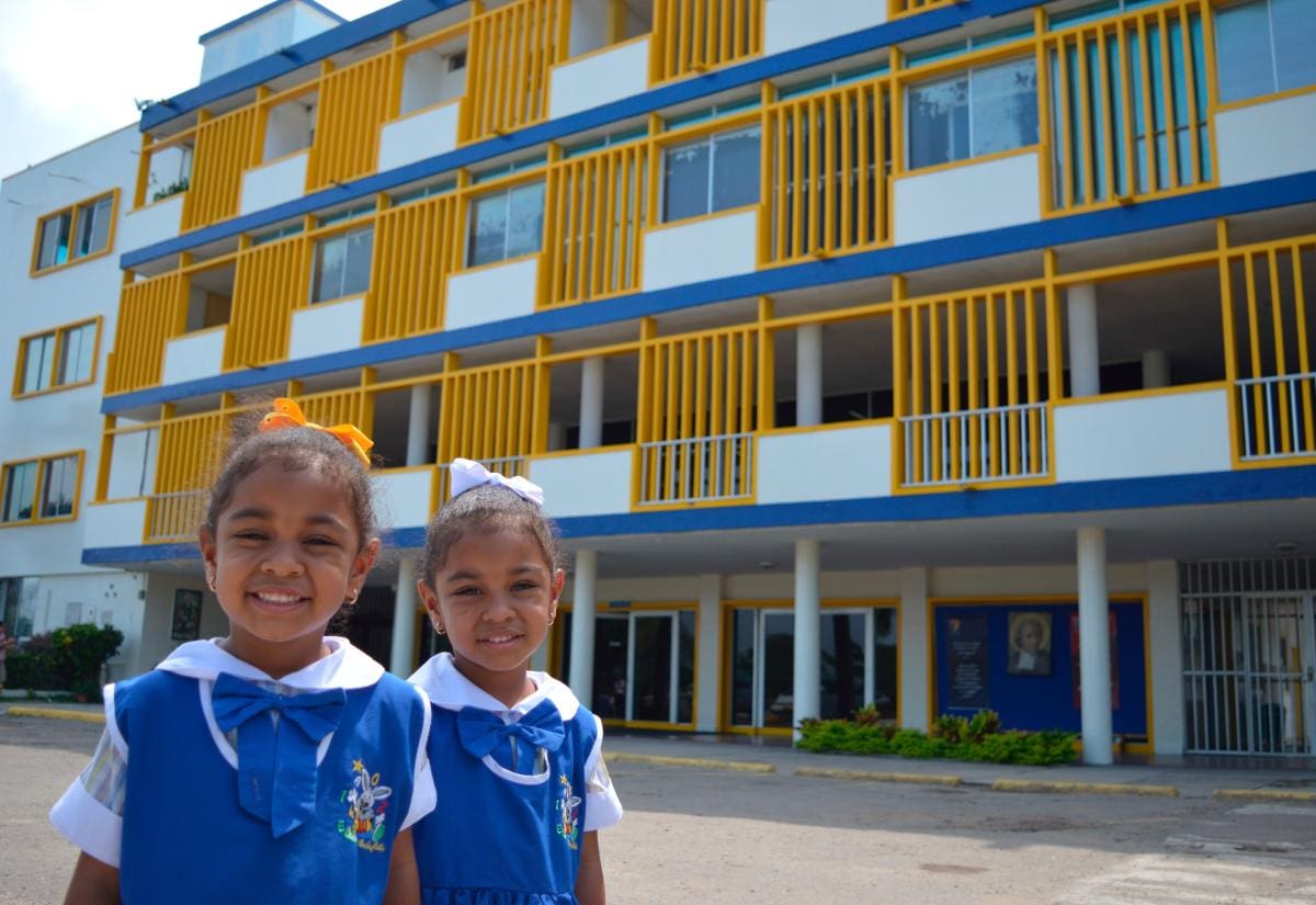 Estudiantes en los ambientes de aprendizaje del Colegio De La Salle. // Cortesía.