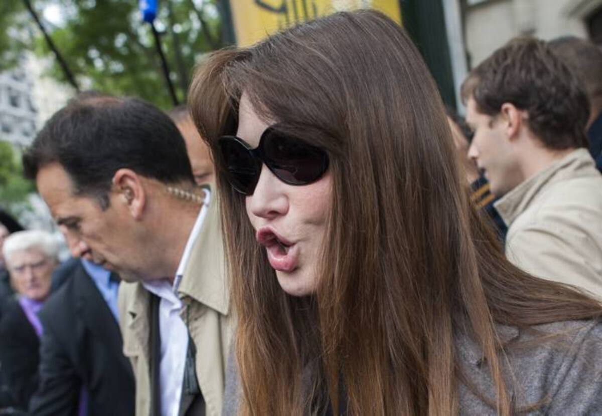 Carla Bruni desmiente que esté embarazada. Archivo