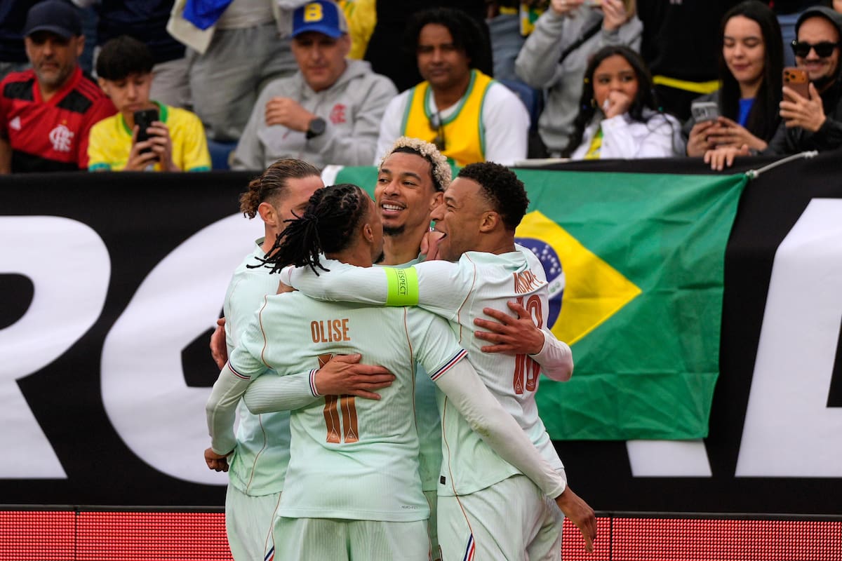 Francia derrotó a Brasil en su primer amistoso. //Foto, AP: Charles Krupa